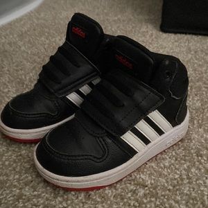 Adidas high top kids shoes size 8k